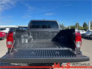 TOYOTA Hilux 2.8 Double Cab Comfort 4x4 KAMERA NAVI