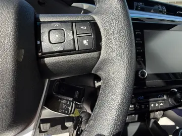 TOYOTA Hilux 2.4 D-4D Double Cab 4x4 Rückfk. SHZ Klima