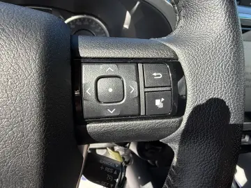 TOYOTA Hilux 2.4 D-4D Double Cab 4x4 Rückfk. SHZ Klima