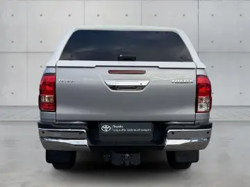 TOYOTA Hilux Double Cab Comfort 4x4