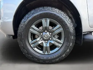 TOYOTA Hilux Double Cab Comfort 4x4