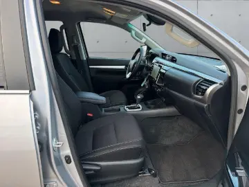 TOYOTA Hilux Double Cab Comfort 4x4