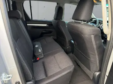 TOYOTA Hilux Double Cab Comfort 4x4