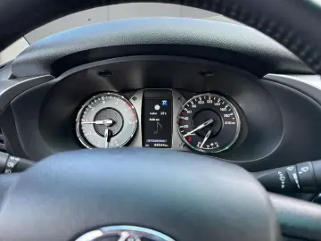 TOYOTA Hilux Double Cab Comfort 4x4