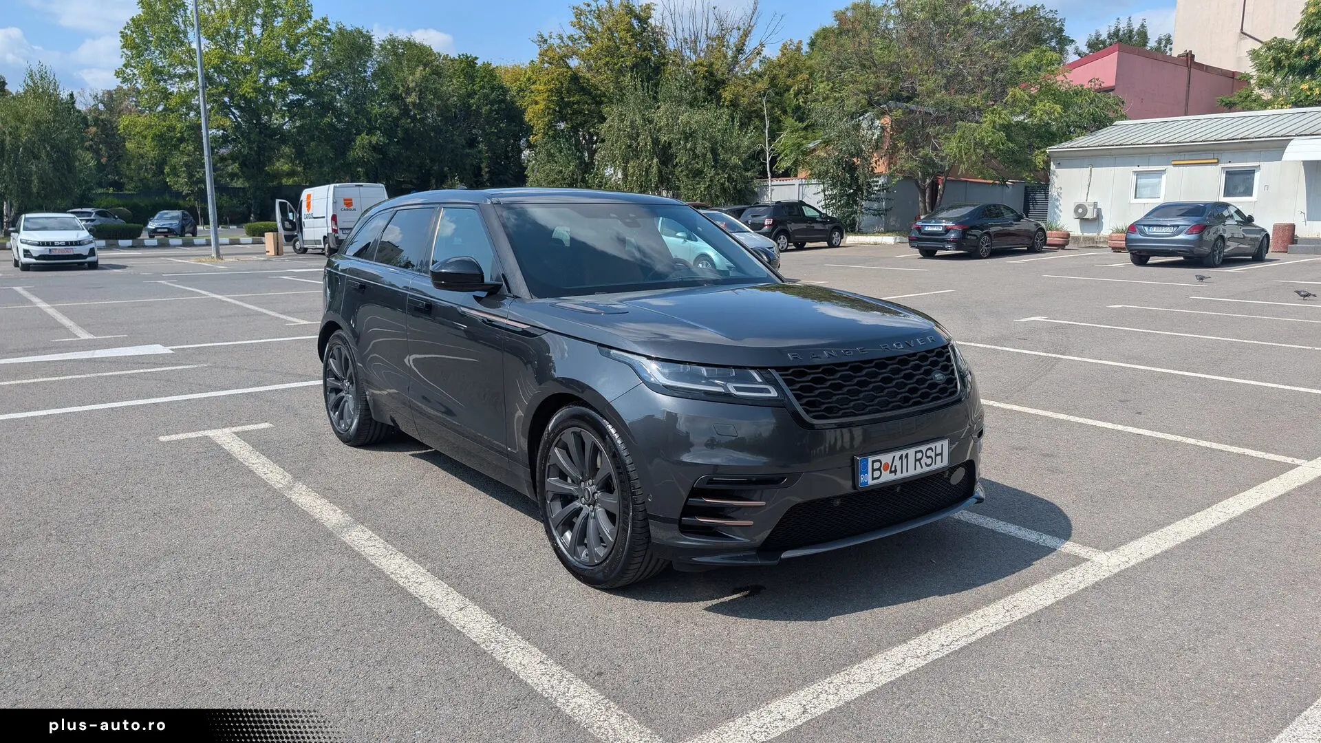 Range Rover Velar 3.0 V6 D300 R-Dynamic SE  300 CP  4x4