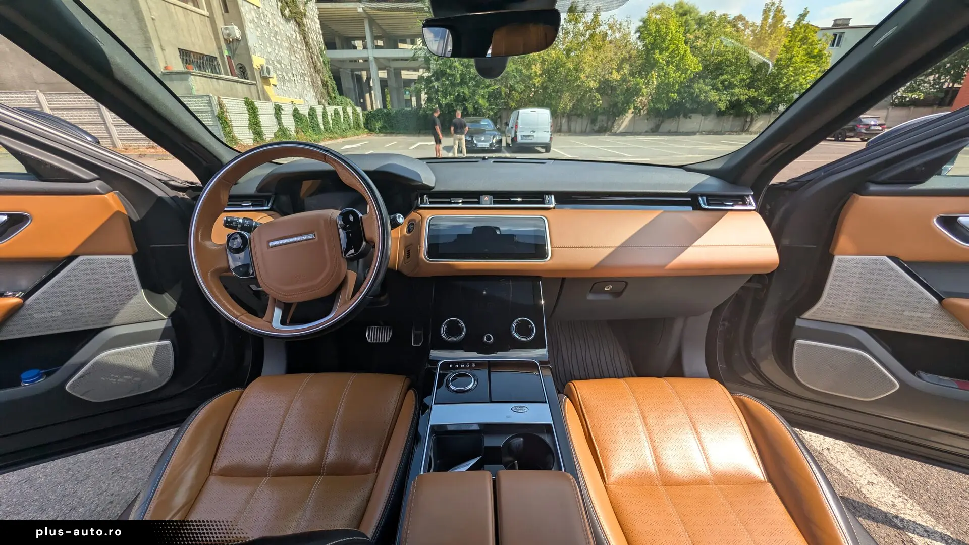 Range Rover Velar 3.0 V6 D300 R-Dynamic SE  300 CP  4x4