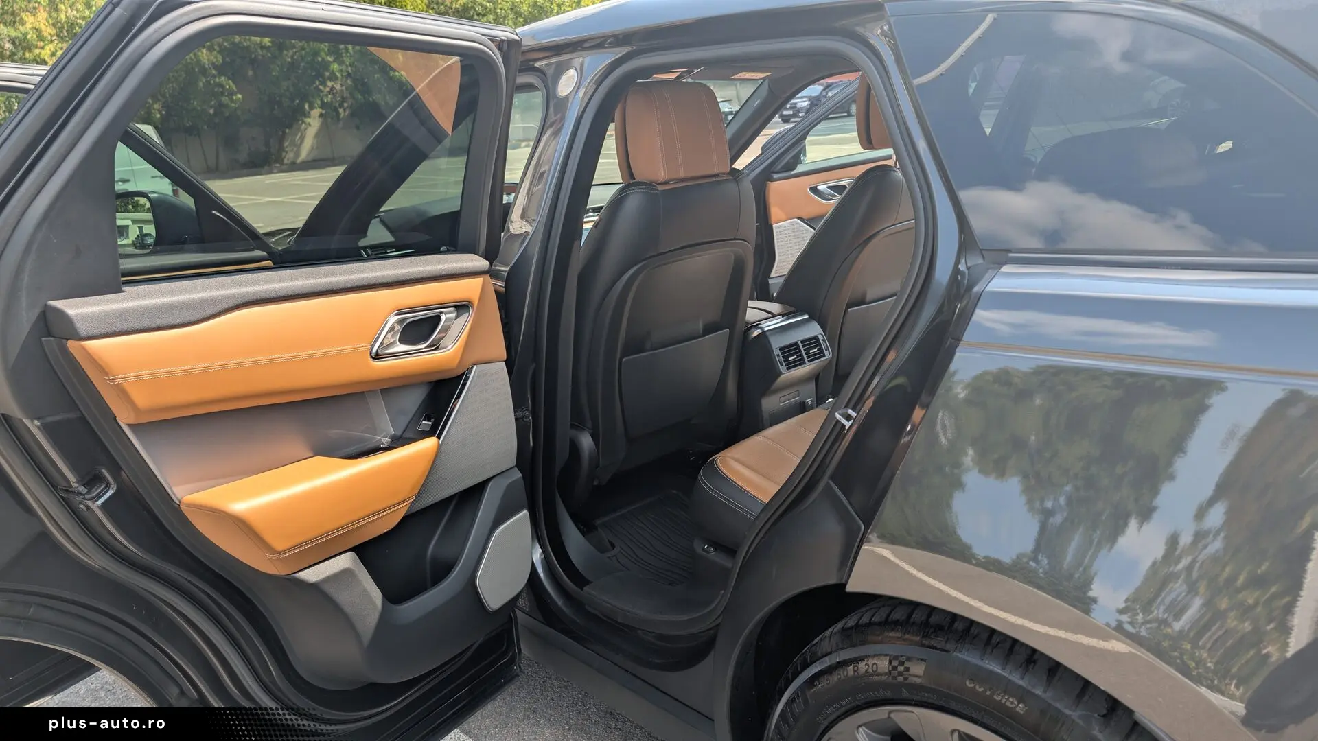 Range Rover Velar 3.0 V6 D300 R-Dynamic SE  300 CP  4x4