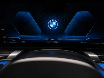BMW 740d xDrive M Sport Pro  Individual  Faruri Crystal  B&W