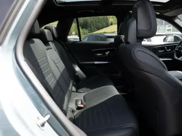 MERCEDES-BENZ GLC 300 de 4M AMG-Sport Technik Pano AHK Distr