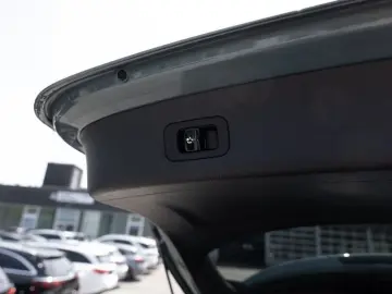 MERCEDES-BENZ GLC 300 de 4M AMG-Sport Technik Pano AHK Distr