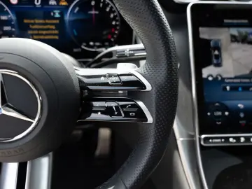 MERCEDES-BENZ GLC 300 de 4M AMG-Sport Technik Pano AHK Distr