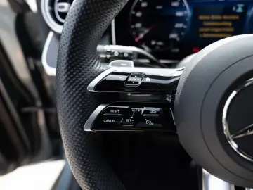 MERCEDES-BENZ GLC 300 de 4M AMG-Sport Technik Pano AHK Distr