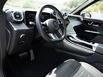 MERCEDES-BENZ GLC 300 de 4M AMG-Sport Technik Pano AHK Distr