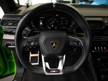 LAMBORGHINI Urus S