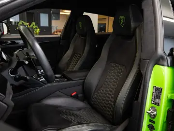 LAMBORGHINI Urus S