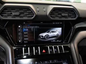 LAMBORGHINI Urus S