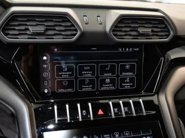 LAMBORGHINI Urus S