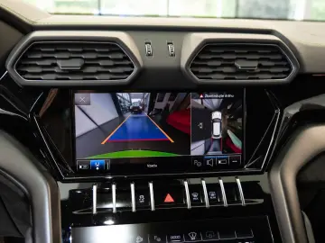 LAMBORGHINI Urus S
