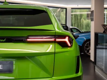 LAMBORGHINI Urus S