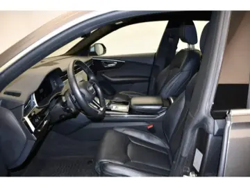 Audi Q8 50 TDI quattro tiptronic