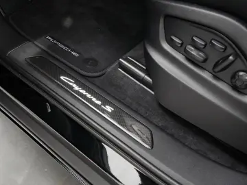 Porsche Cayenne S Coupe - Carbon - MY2026