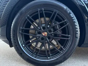 Porsche Cayenne GTS Coupe - InnoDrive - HUD