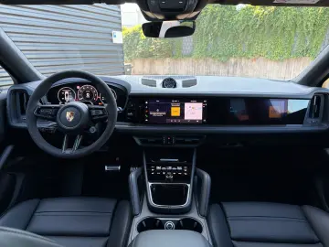 Porsche Cayenne GTS Coupe - InnoDrive - HUD