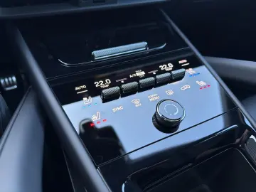 Porsche Cayenne GTS Coupe - InnoDrive - HUD