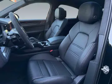 Porsche Cayenne GTS Coupe - InnoDrive - HUD