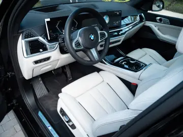 BMW X7 40d M SPORT