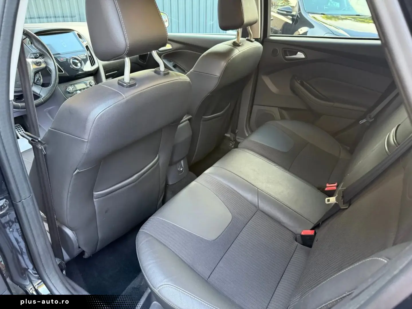 Ford Focus 1.6i     Vindem in Rate Avans Zero cu Buletinul