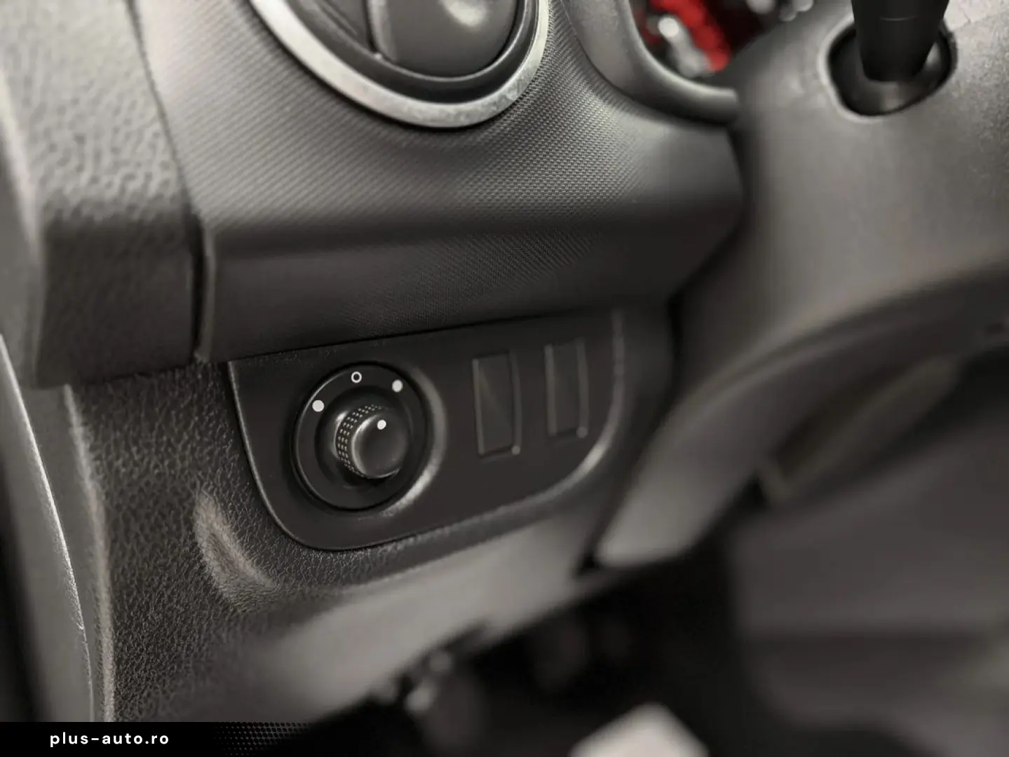 DACIA Logan 2015 — imagine 15