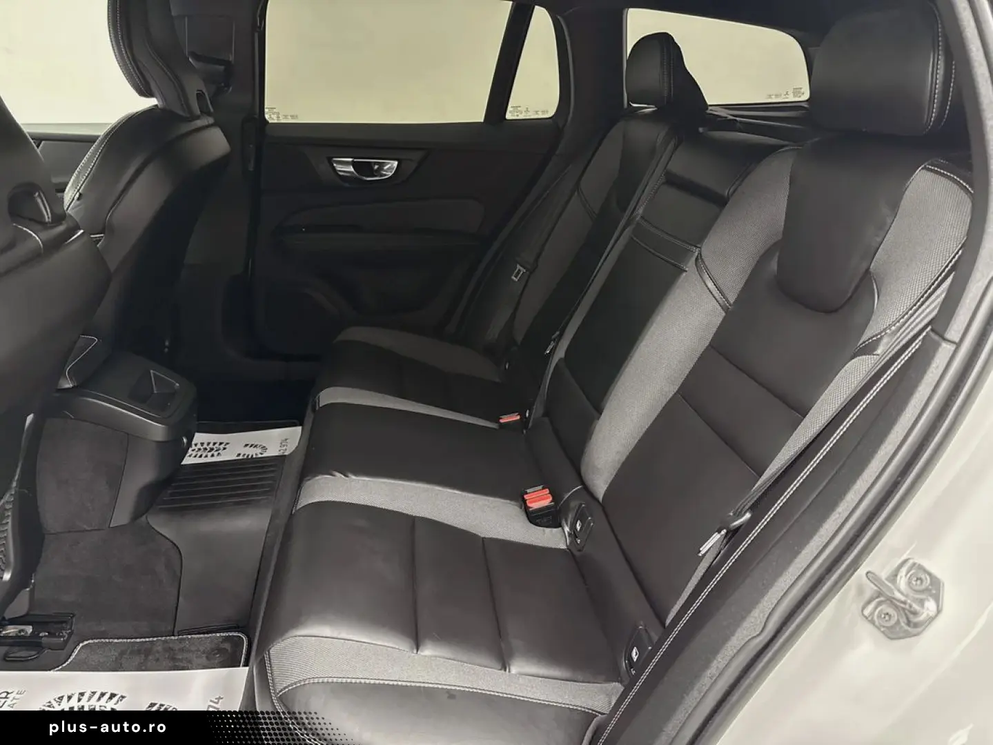 VOLVO V60 2020 — imagine 11