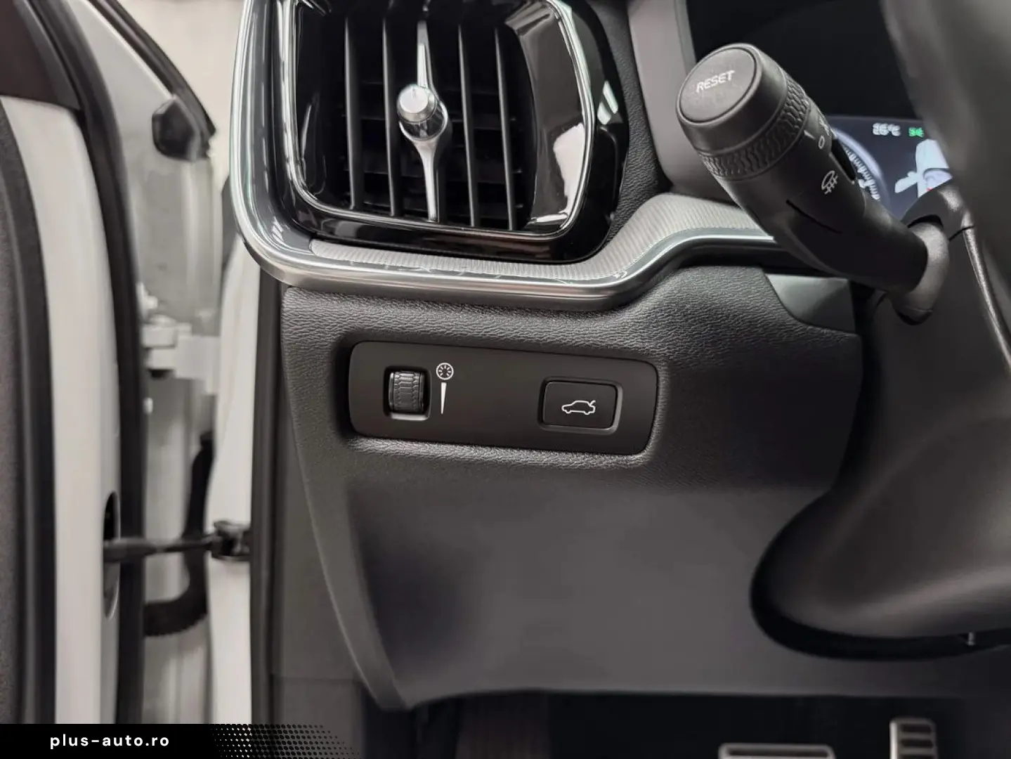 VOLVO V60 2020 — imagine 17