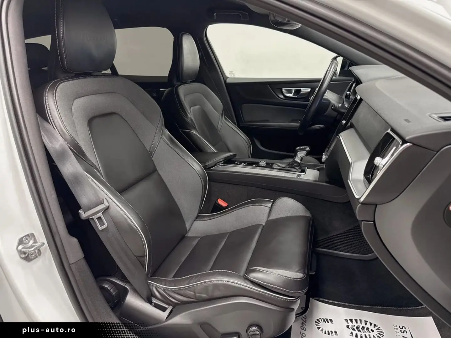 VOLVO V60 2020 — imagine 28