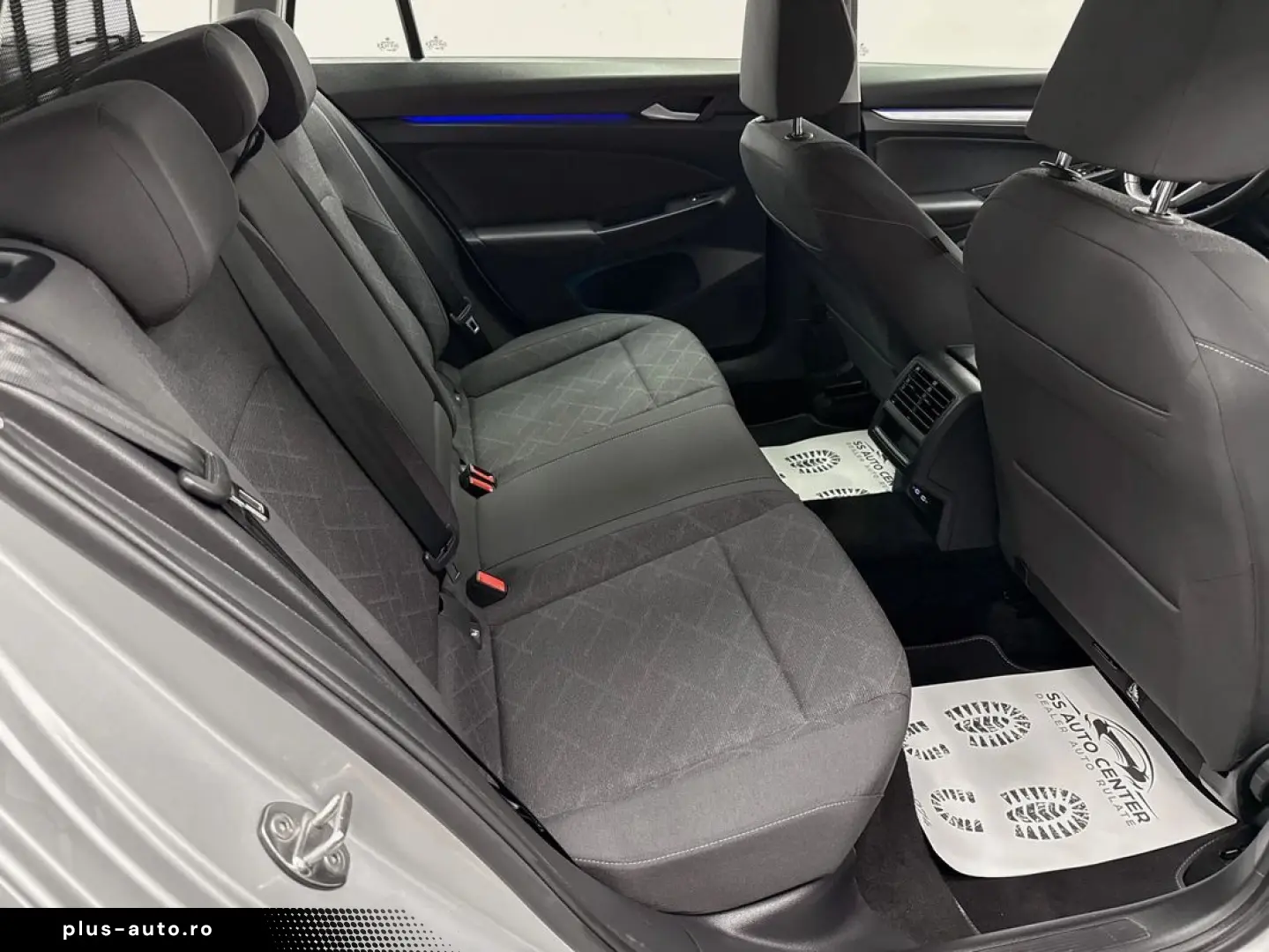 VOLKSWAGEN Golf 2023 — imagine 9