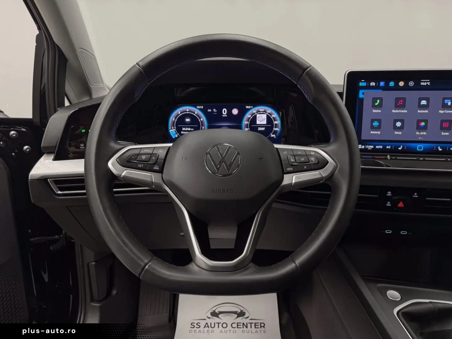 VOLKSWAGEN Golf 2025 — imagine 15