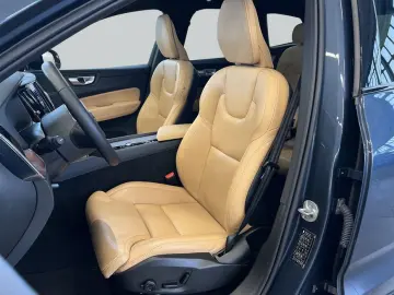 VOLVO XC60 B5 AWD Plus-Dark Belüftete Nappalederpolste