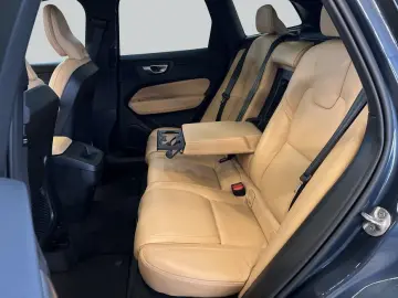 VOLVO XC60 B5 AWD Plus-Dark Belüftete Nappalederpolste