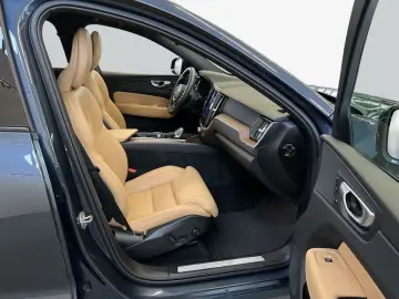 VOLVO XC60 B5 AWD Plus-Dark Belüftete Nappalederpolste