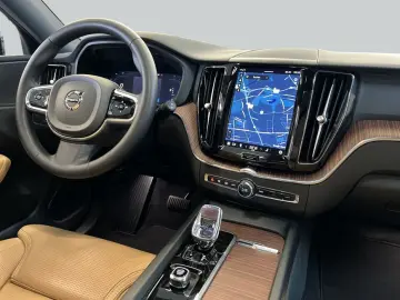 VOLVO XC60 B5 AWD Plus-Dark Belüftete Nappalederpolste