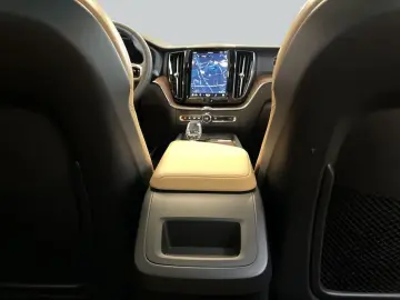 VOLVO XC60 B5 AWD Plus-Dark Belüftete Nappalederpolste