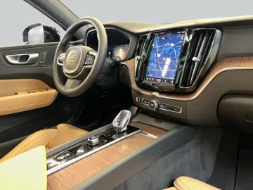 VOLVO XC60 B5 AWD Plus-Dark Belüftete Nappalederpolste