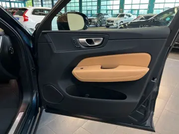 VOLVO XC60 B5 AWD Plus-Dark Belüftete Nappalederpolste