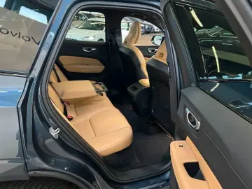VOLVO XC60 B5 AWD Plus-Dark Belüftete Nappalederpolste