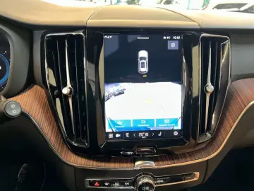 VOLVO XC60 B5 AWD Plus-Dark Belüftete Nappalederpolste