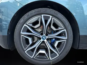 BMW iX M60