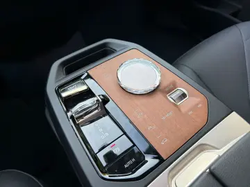 BMW iX M60