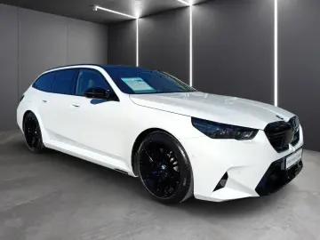BMW M5 Touring xDrive ICONIC GLOW SITZBELÜFTUNG BOWE