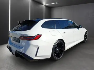 BMW M5 Touring xDrive ICONIC GLOW SITZBELÜFTUNG BOWE